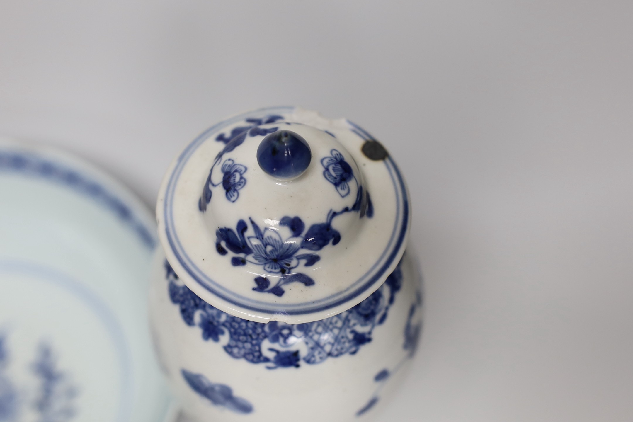 A Chinese blue and white bowl and a similar vase, both Qianlong period, vase 28cm tall